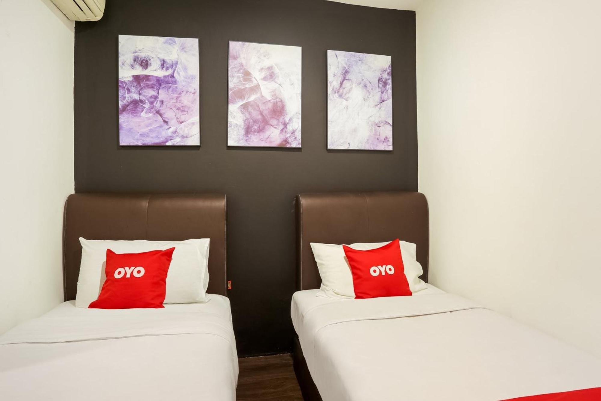 Oyo 90460 Hotel Kl2F Rest & Go Шах-Алам Экстерьер фото