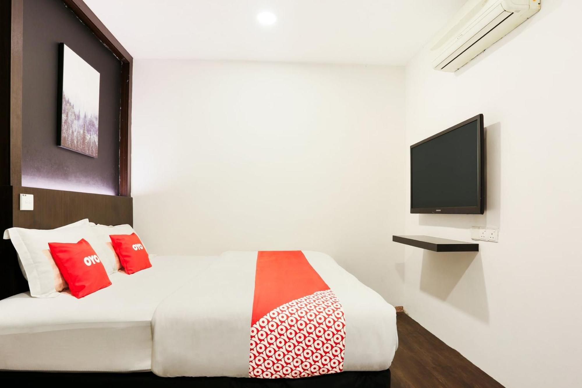 Oyo 90460 Hotel Kl2F Rest & Go Шах-Алам Экстерьер фото