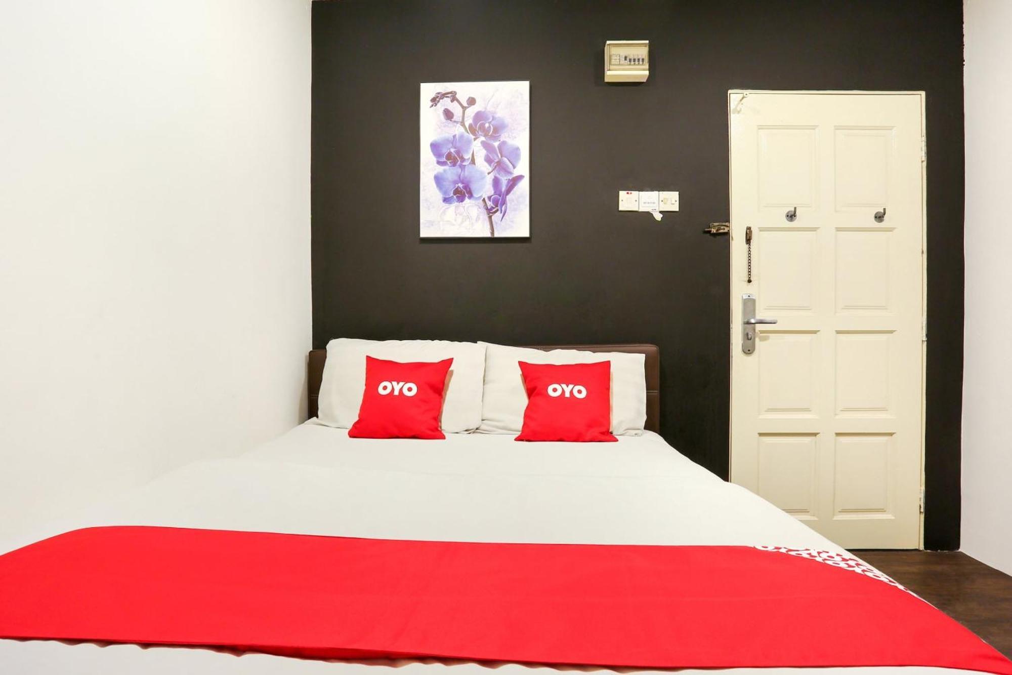 Oyo 90460 Hotel Kl2F Rest & Go Шах-Алам Экстерьер фото