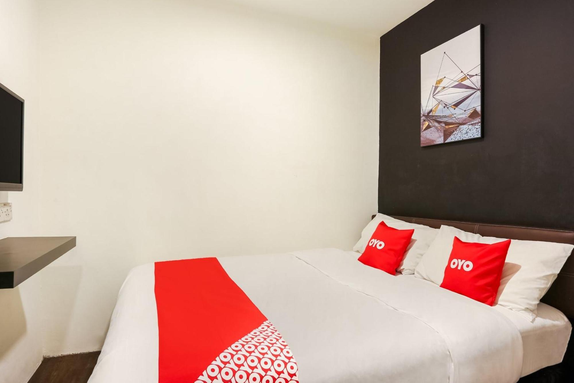 Oyo 90460 Hotel Kl2F Rest & Go Шах-Алам Экстерьер фото