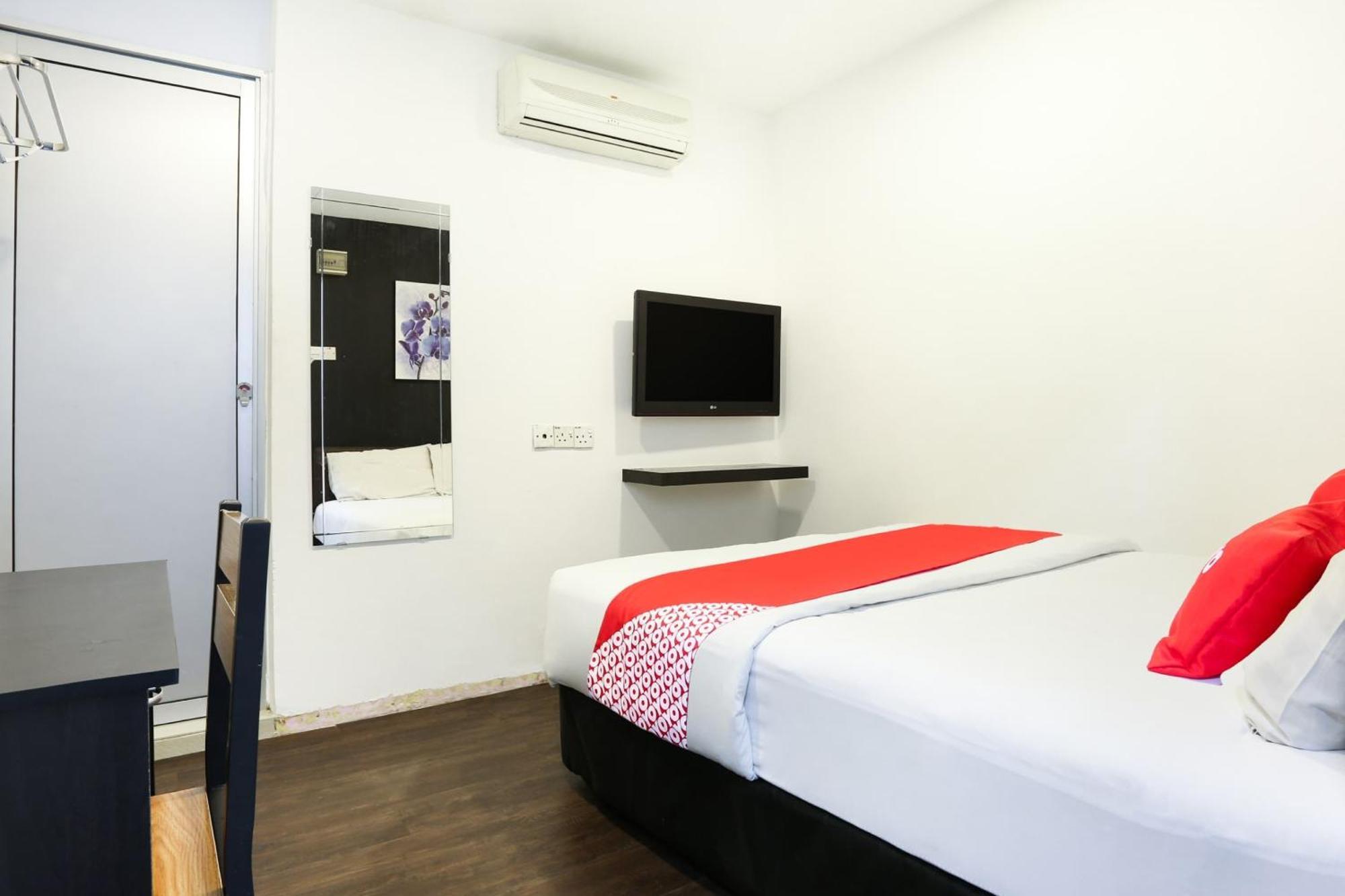 Oyo 90460 Hotel Kl2F Rest & Go Шах-Алам Экстерьер фото