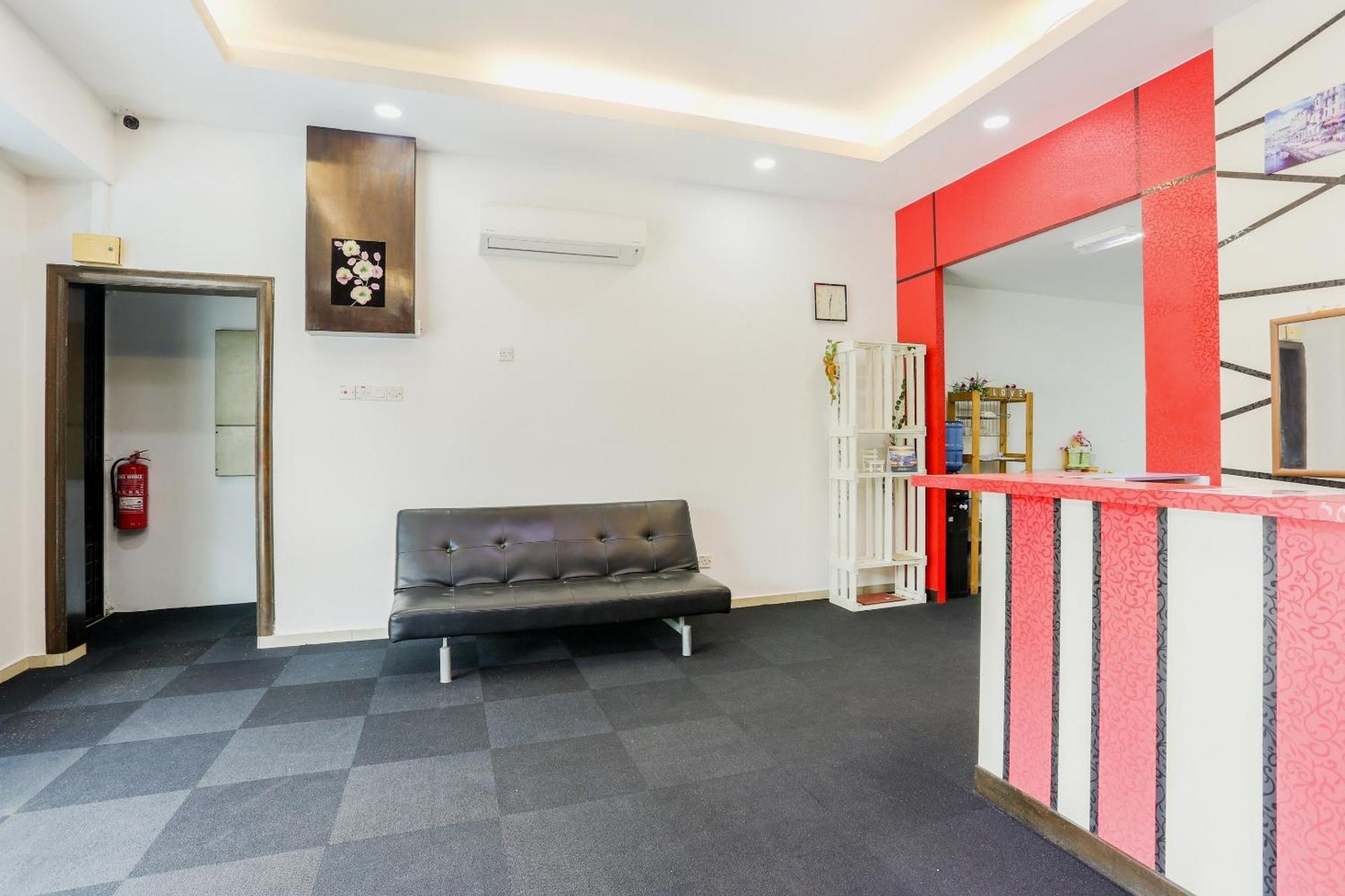 Oyo 90460 Hotel Kl2F Rest & Go Шах-Алам Экстерьер фото