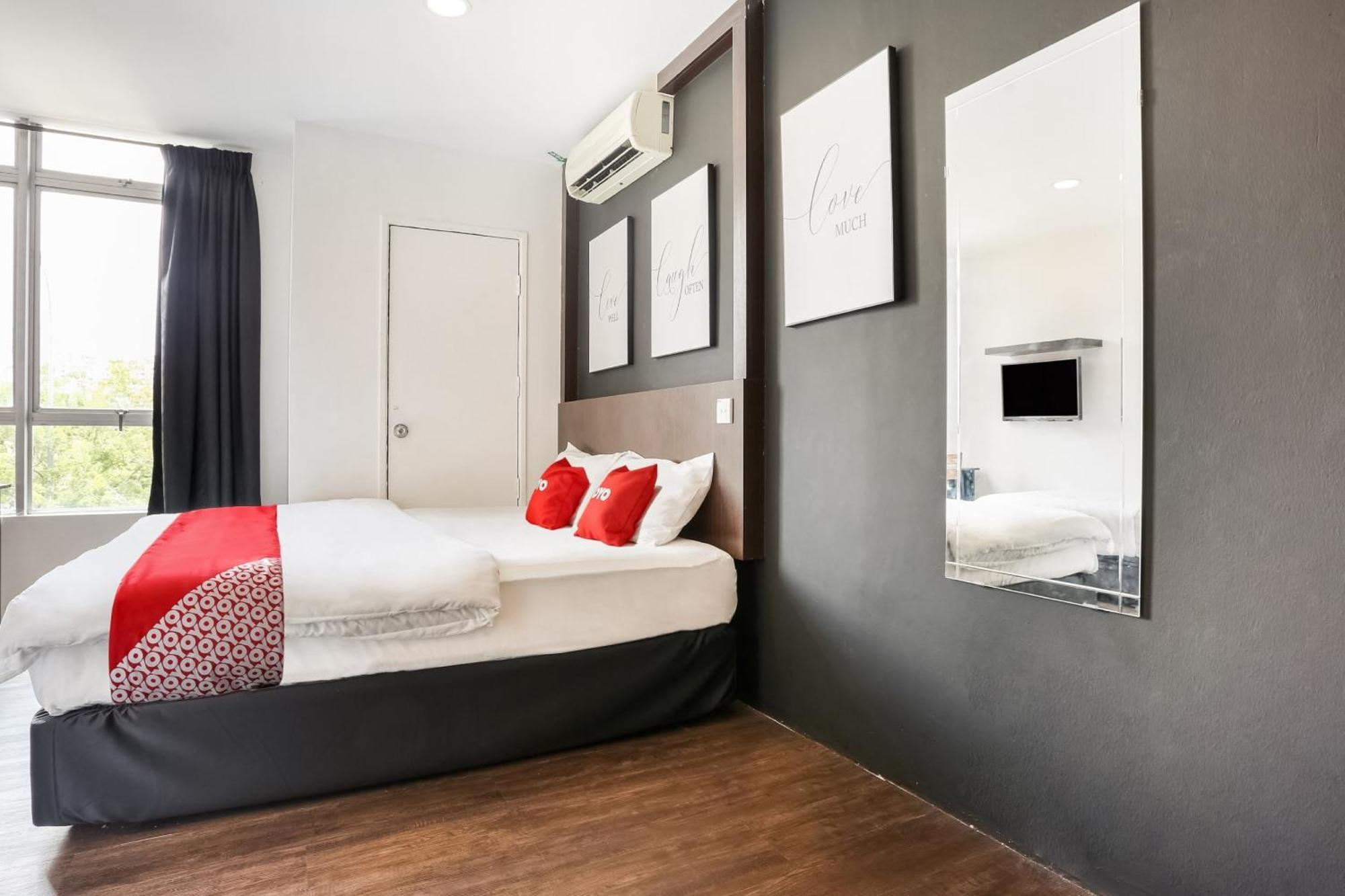 Oyo 90460 Hotel Kl2F Rest & Go Шах-Алам Экстерьер фото
