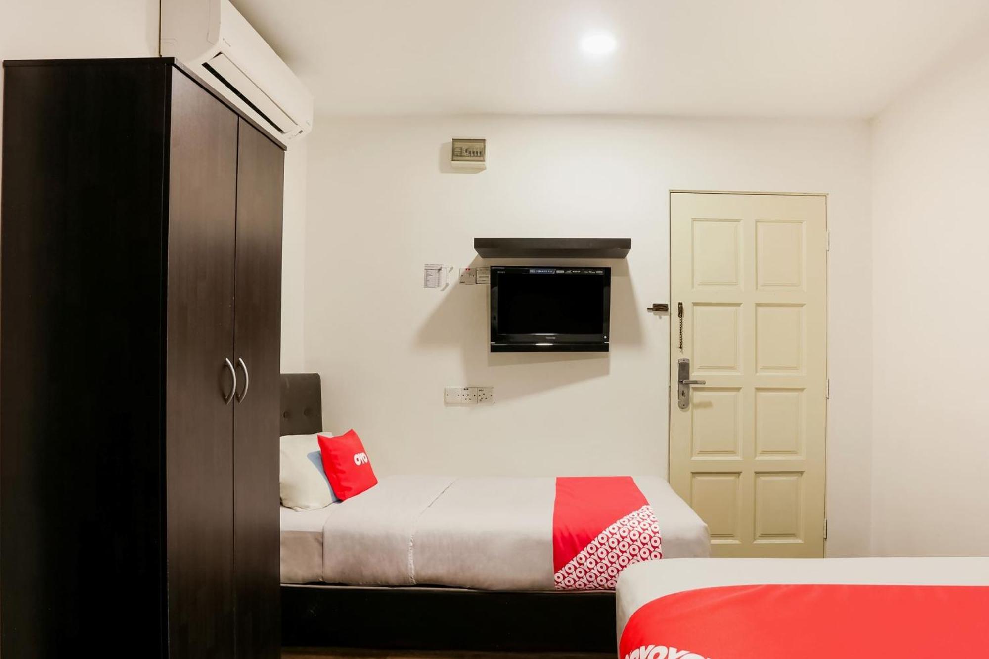 Oyo 90460 Hotel Kl2F Rest & Go Шах-Алам Экстерьер фото